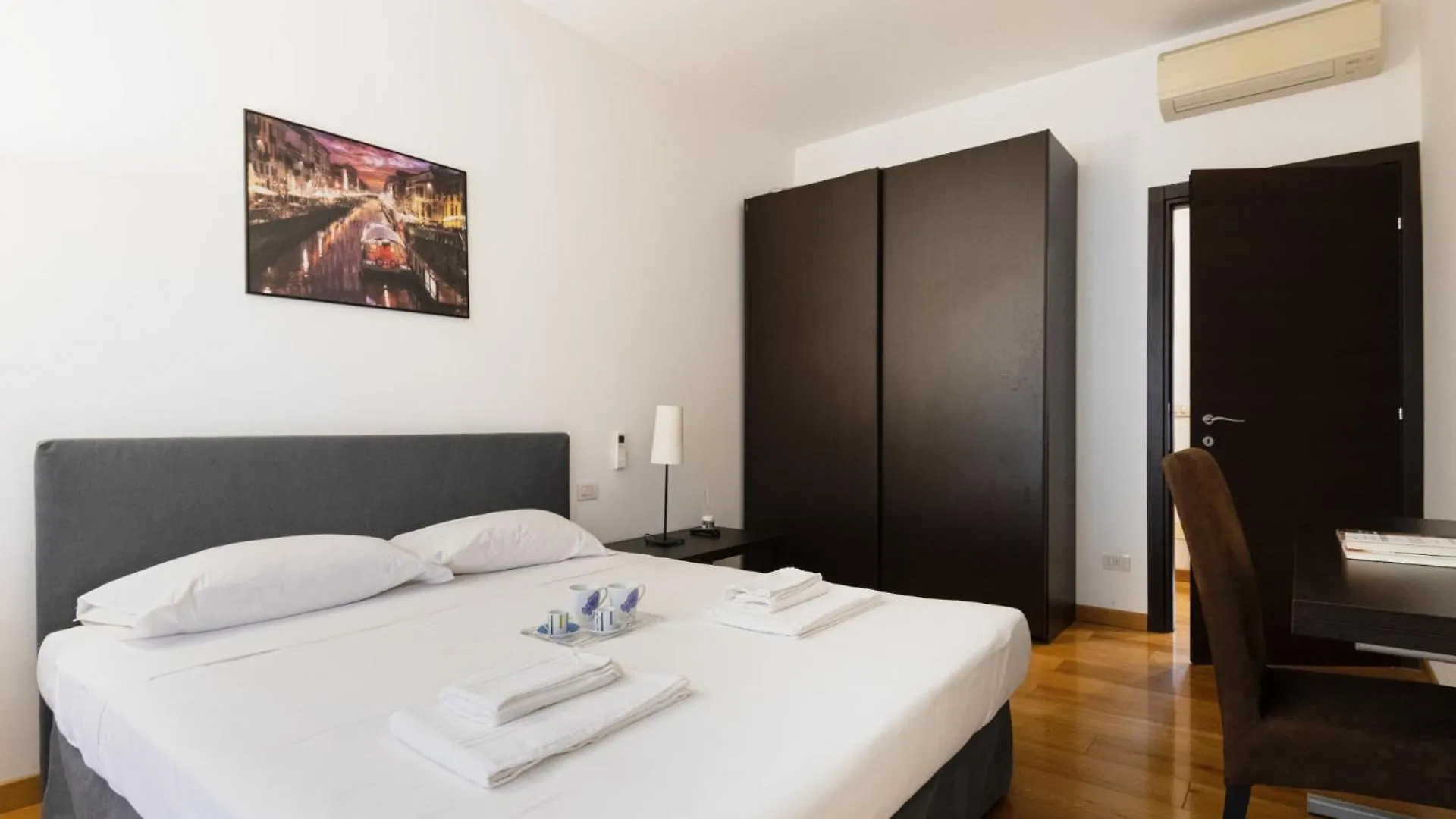 Easylife - Elegante Appartamento In Solari Milan 0*,