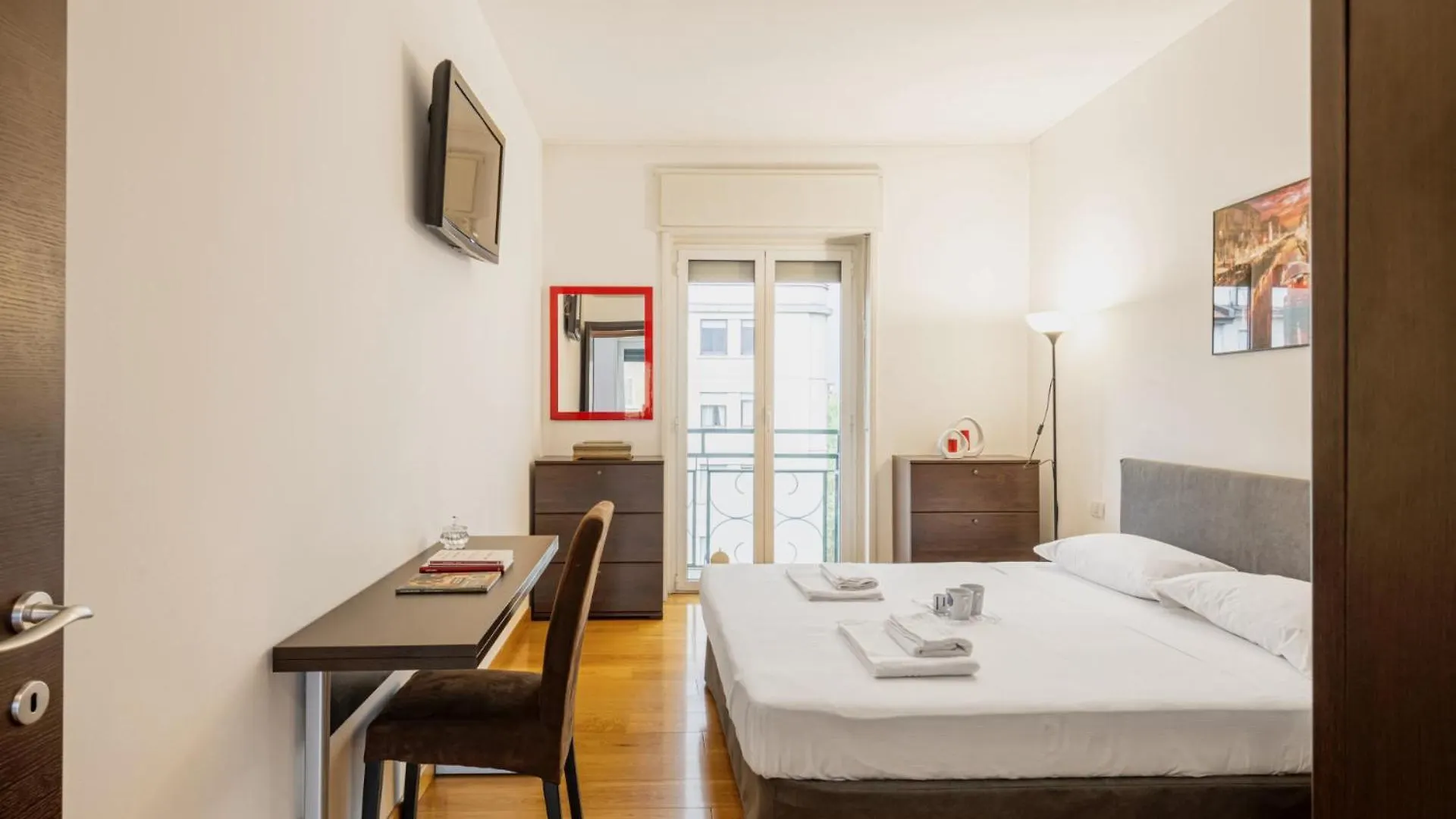 Easylife - Elegante Appartamento In Solari Milan 0*,  Italy