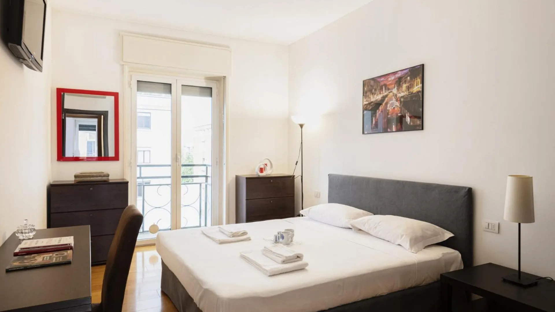 Easylife - Elegante Appartamento In Solari Milan Apartment