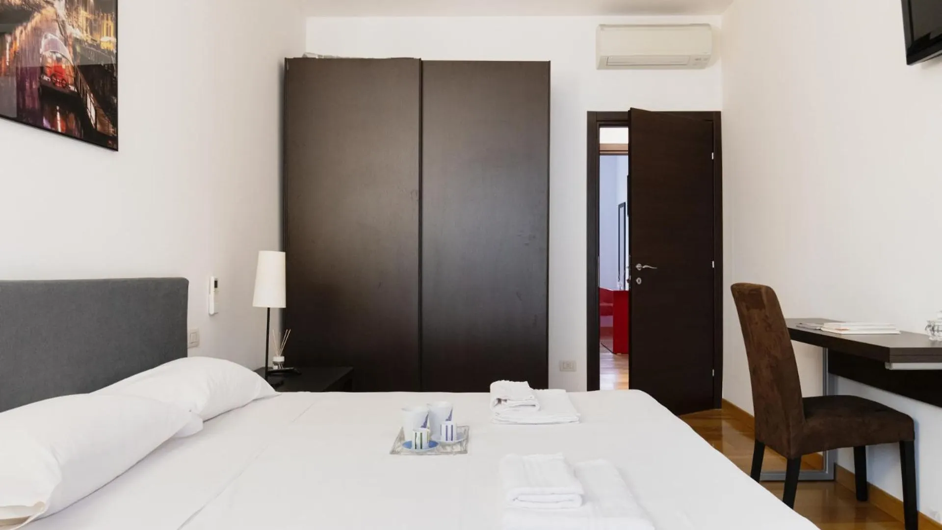 Easylife - Elegante Appartamento In Solari Milan Apartment