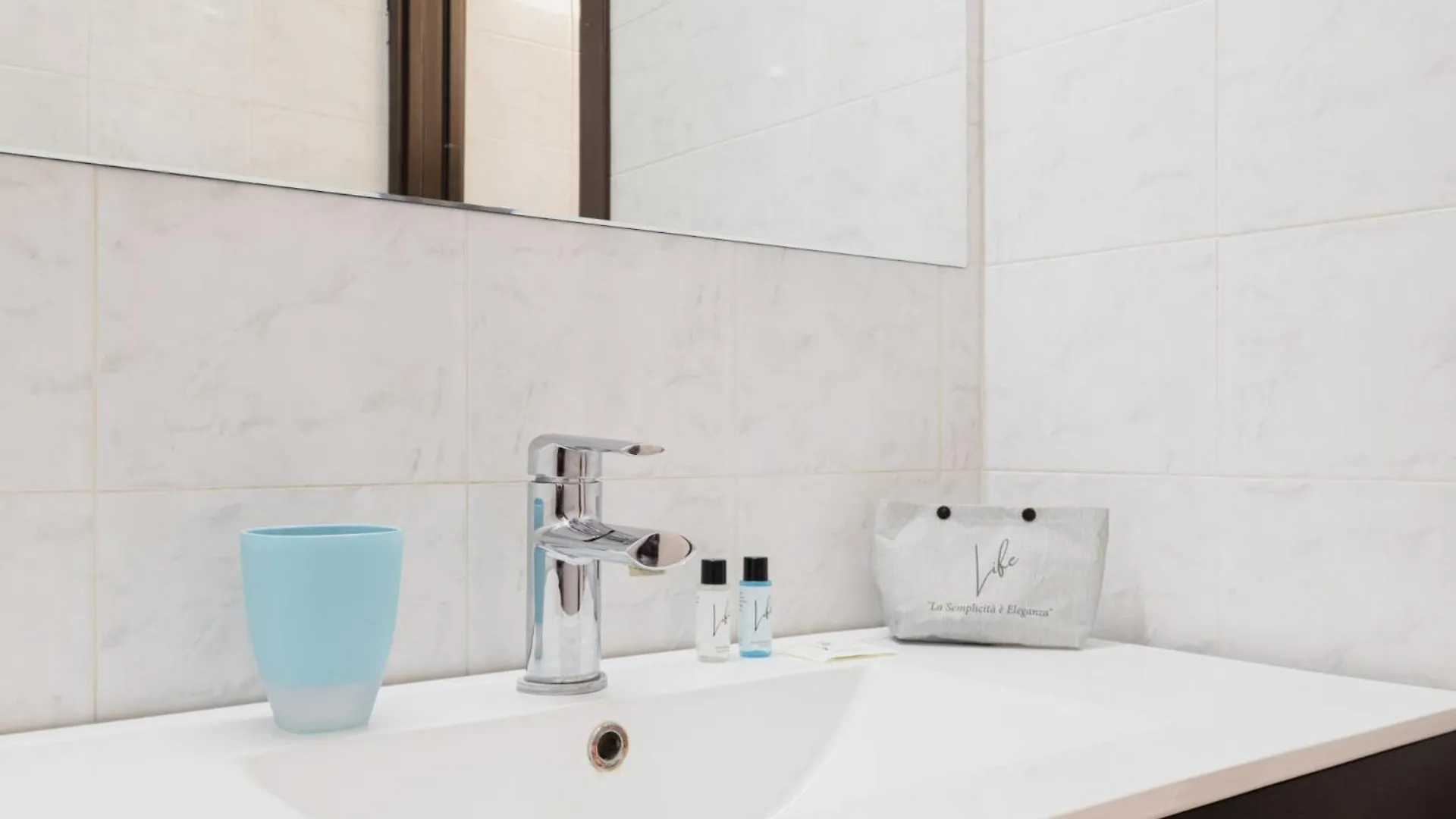 Easylife - Elegante Appartamento In Solari Milan 0*,